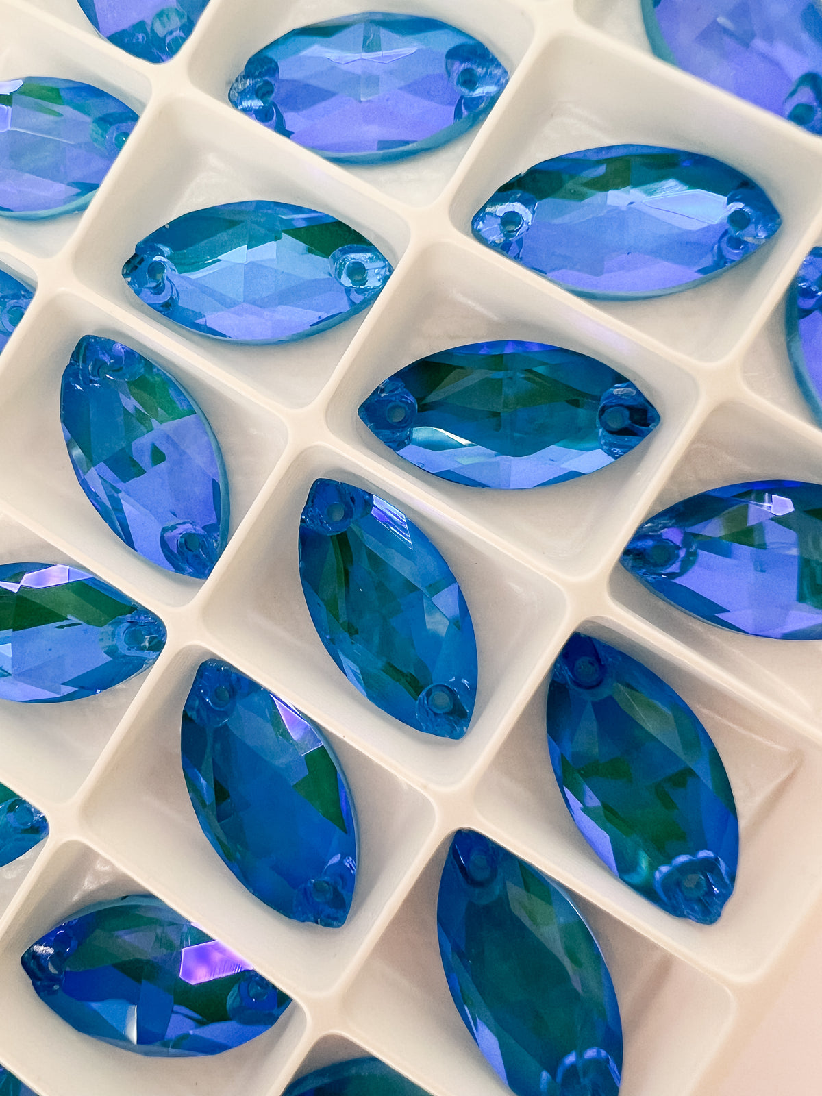 UV Radiance Blue Crystal Horse Eye