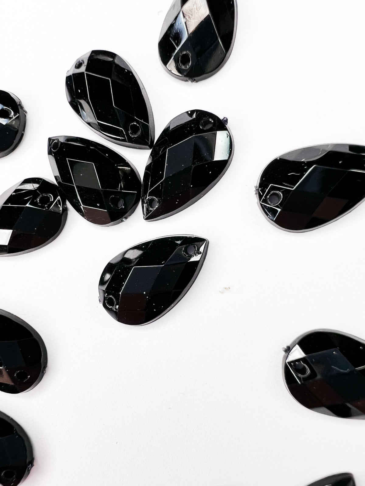 Onyx Acrylic Pear